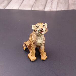 VTG Safari Siberian Tiger Cub Seated Figure